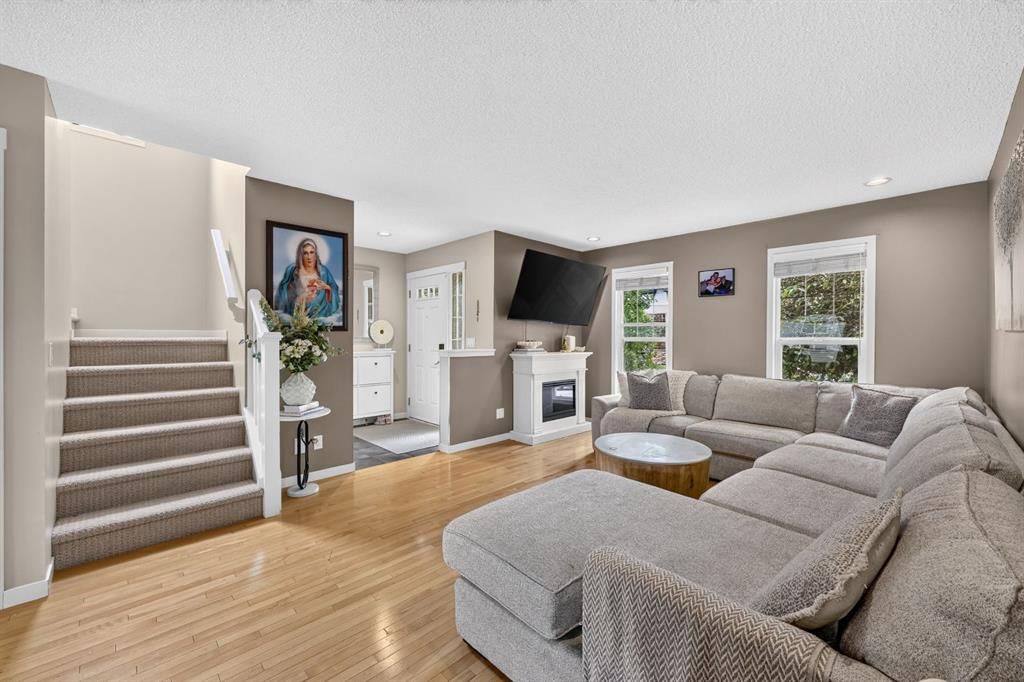 232 Silverado Range Close SW, Calgary — photo 3 of 33