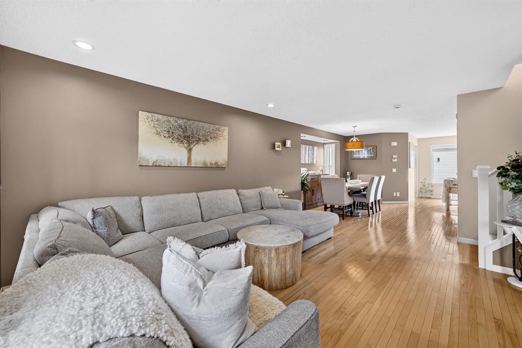 232 Silverado Range Close SW, Calgary — photo 4 of 33