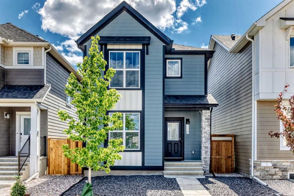 134 Versant View SW, Calgary — main listing photo