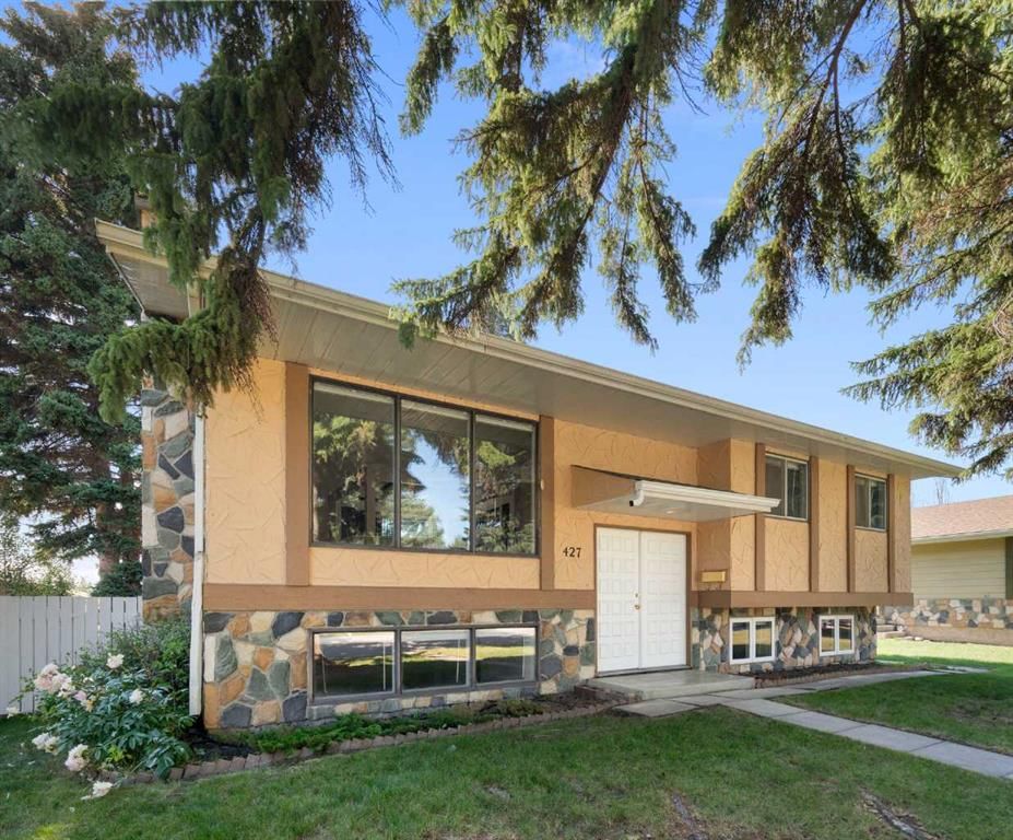 427 Queensland Road SE, Calgary — photo 2 of 45