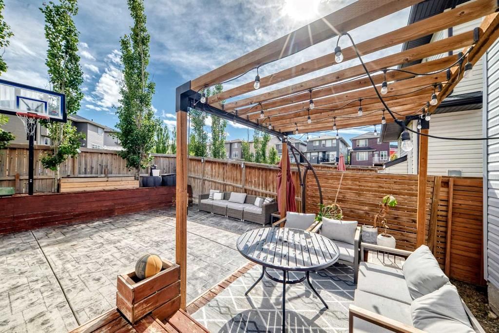 53 Sage Berry Link NW, Calgary — photo 3 of 20