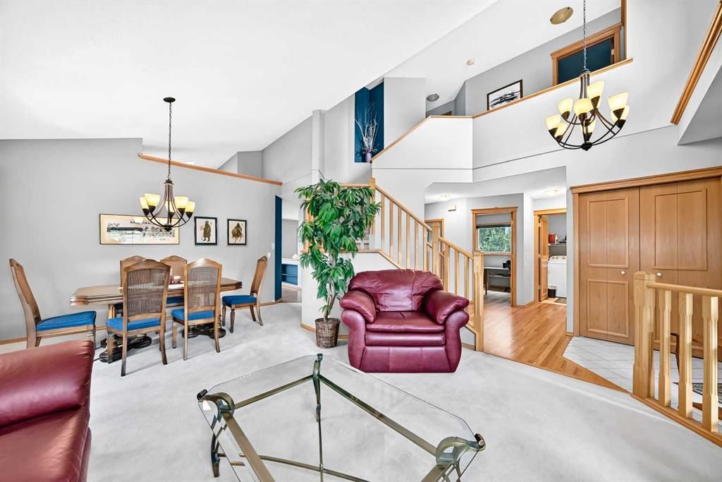 69 Douglas Woods Manor SE, Calgary — photo 5 of 48