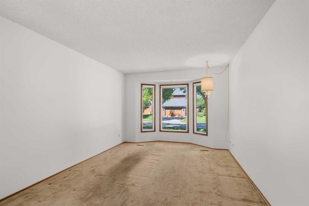 14304 Deer Ridge Drive SE, Calgary — photo 5 of 46