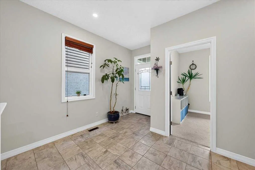62 Evanscrest Road NW, Calgary — photo 4 of 40