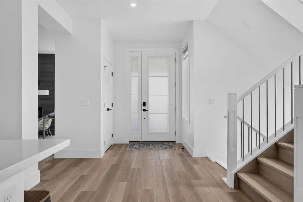 235 Treeline View SW, Calgary — photo 4 of 50