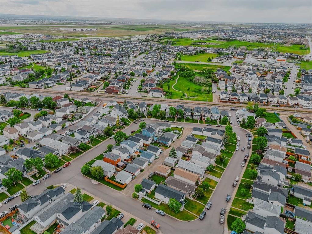 66 Martin Crossing Close NE, Calgary — photo 4 of 33