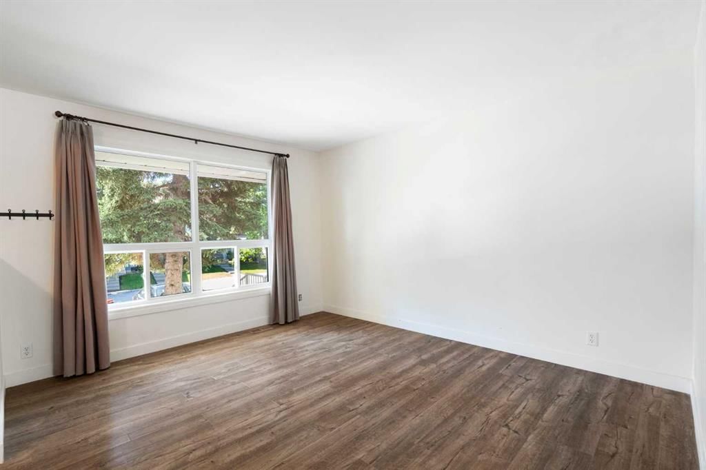 191 Woodmont Terrace SW, Calgary — photo 5 of 47