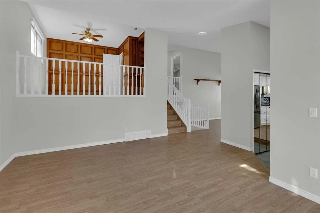 51 Ranchridge Drive NW, Calgary — photo 5 of 39