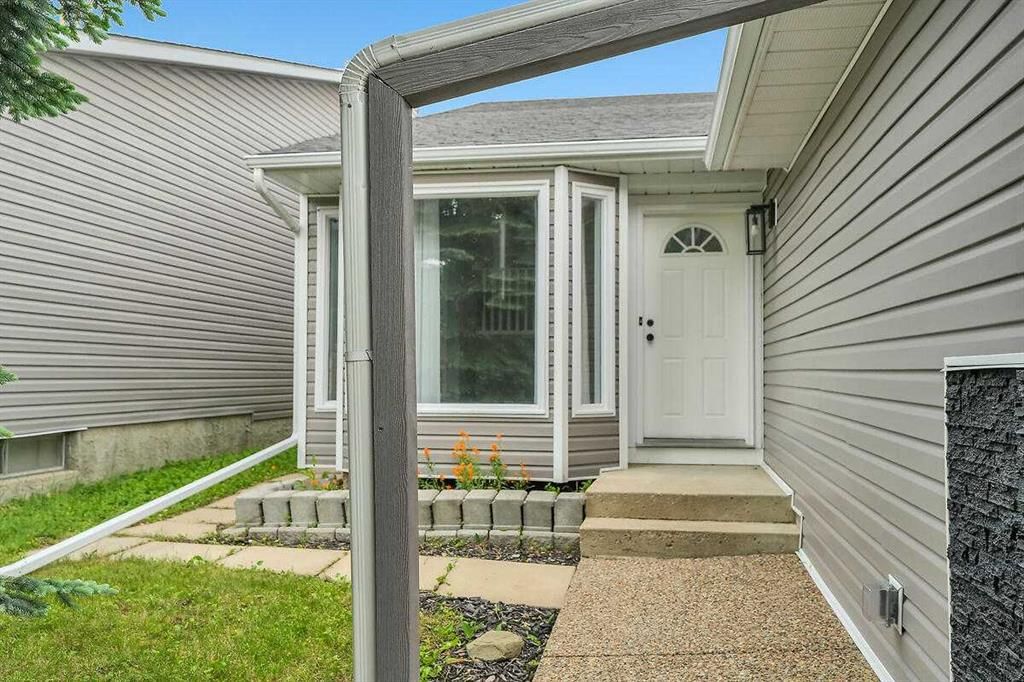 45 Shawinigan Road SW, Calgary — photo 2 of 38