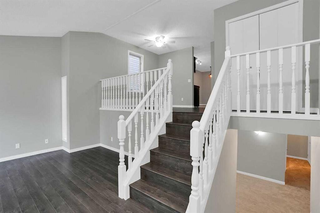 45 Shawinigan Road SW, Calgary — photo 5 of 38