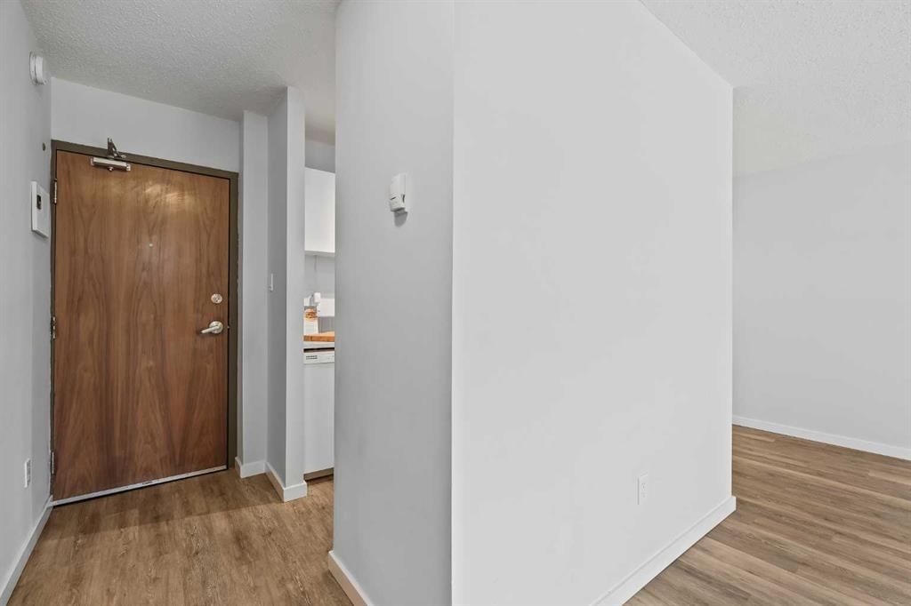 204, 310 4 Avenue NE, Calgary — photo 5 of 39