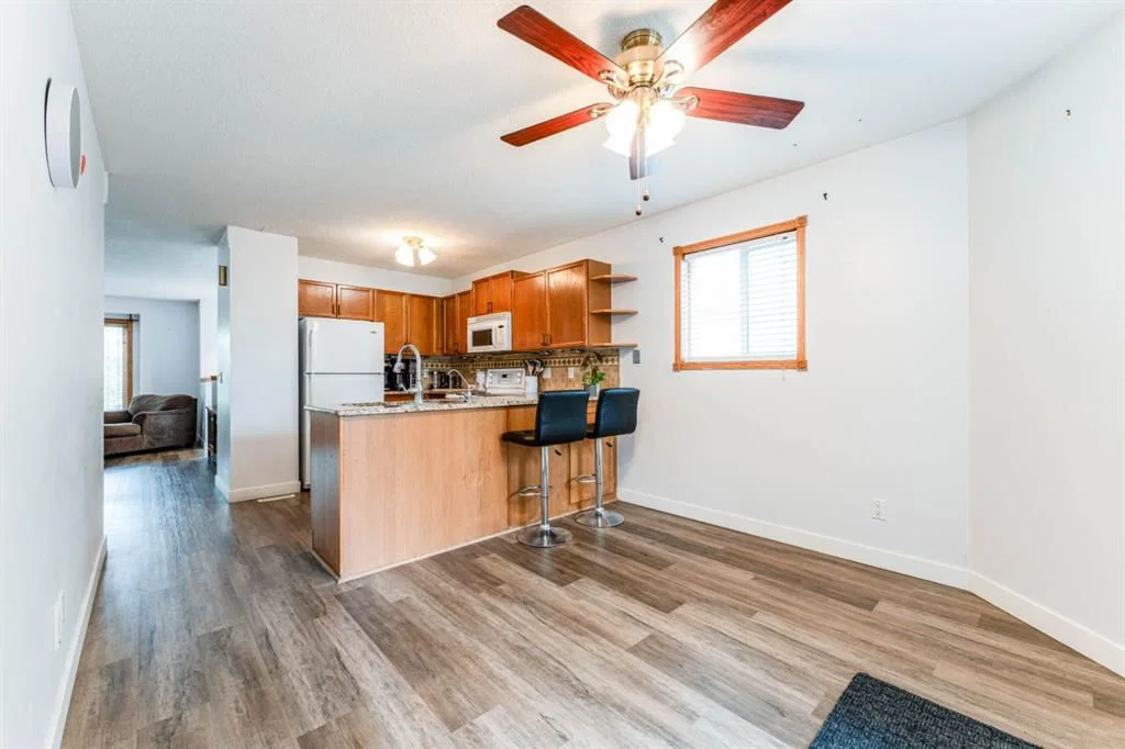 52 Covington Road NE, Calgary — photo 5 of 43