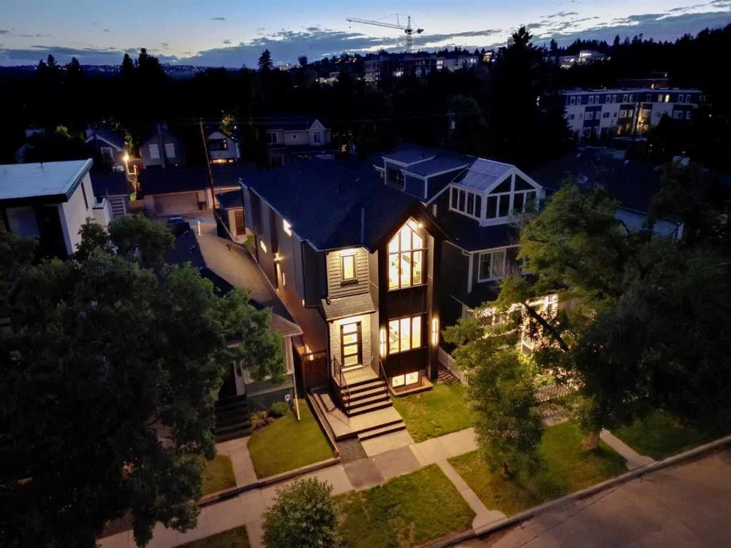 727 15 Street NW, Calgary — photo 2 of 50
