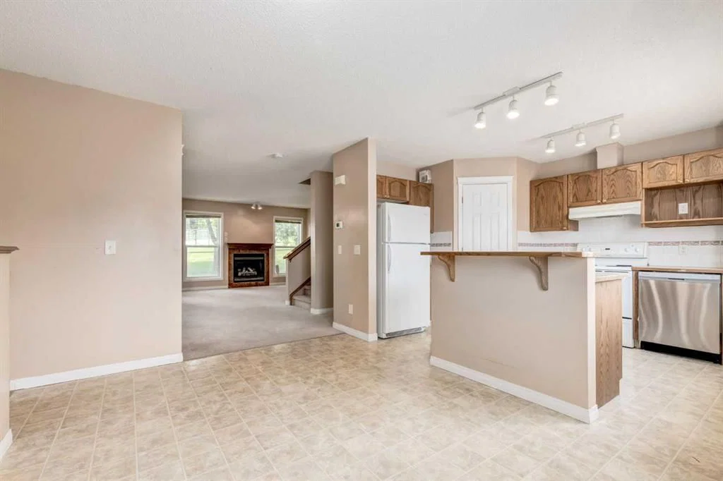 109 Hidden Creek Gardens NW, Calgary — photo 5 of 42