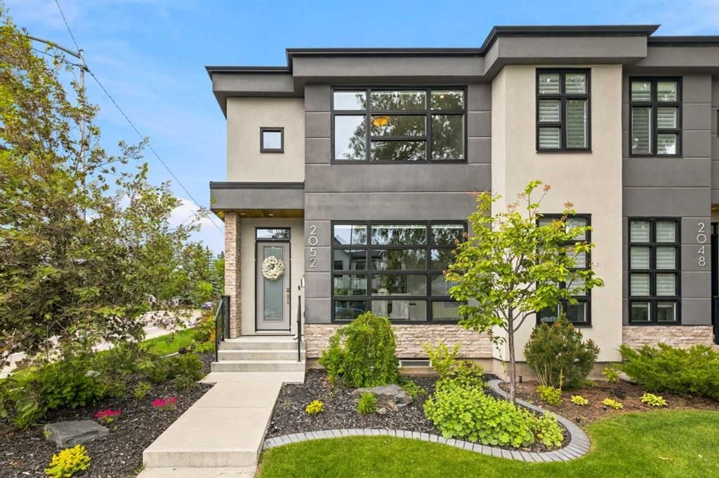 2052 46 Avenue SW, Calgary — main listing photo