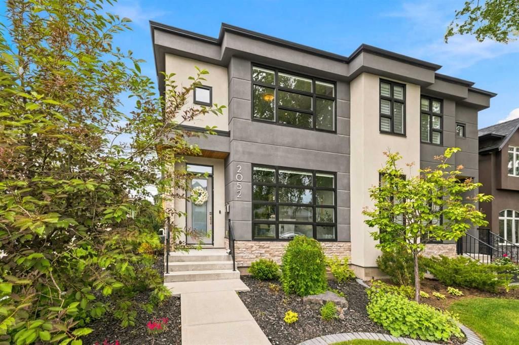 2052 46 Avenue SW, Calgary — photo 2 of 42