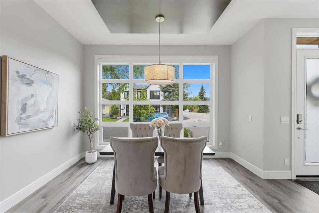 2052 46 Avenue SW, Calgary — photo 4 of 42