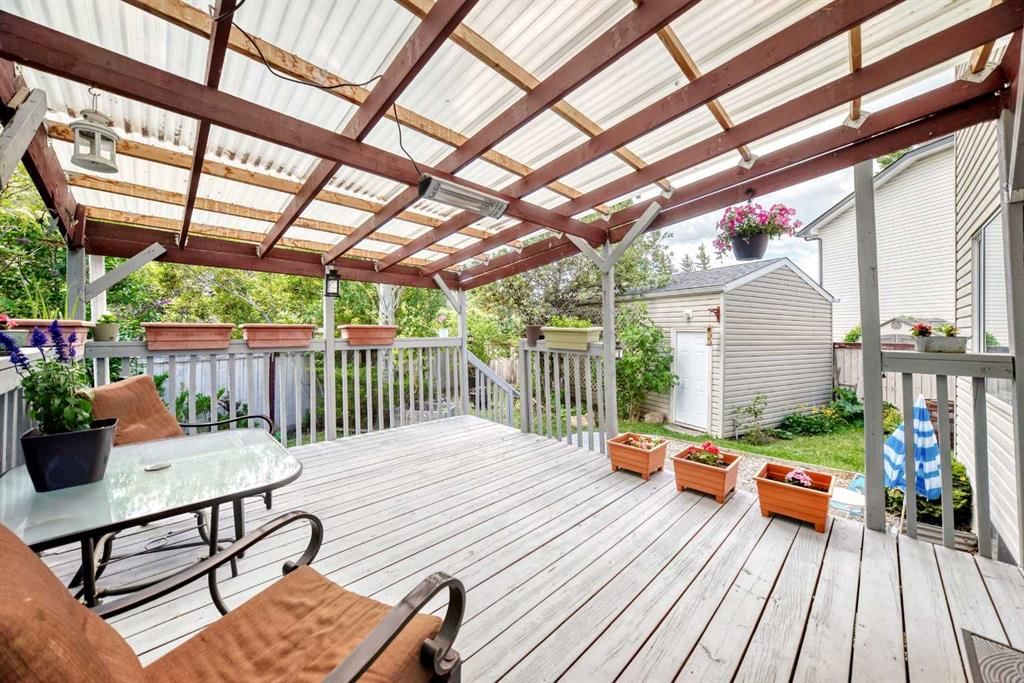 220 Shawbrooke Manor SW, Calgary — photo 3 of 50