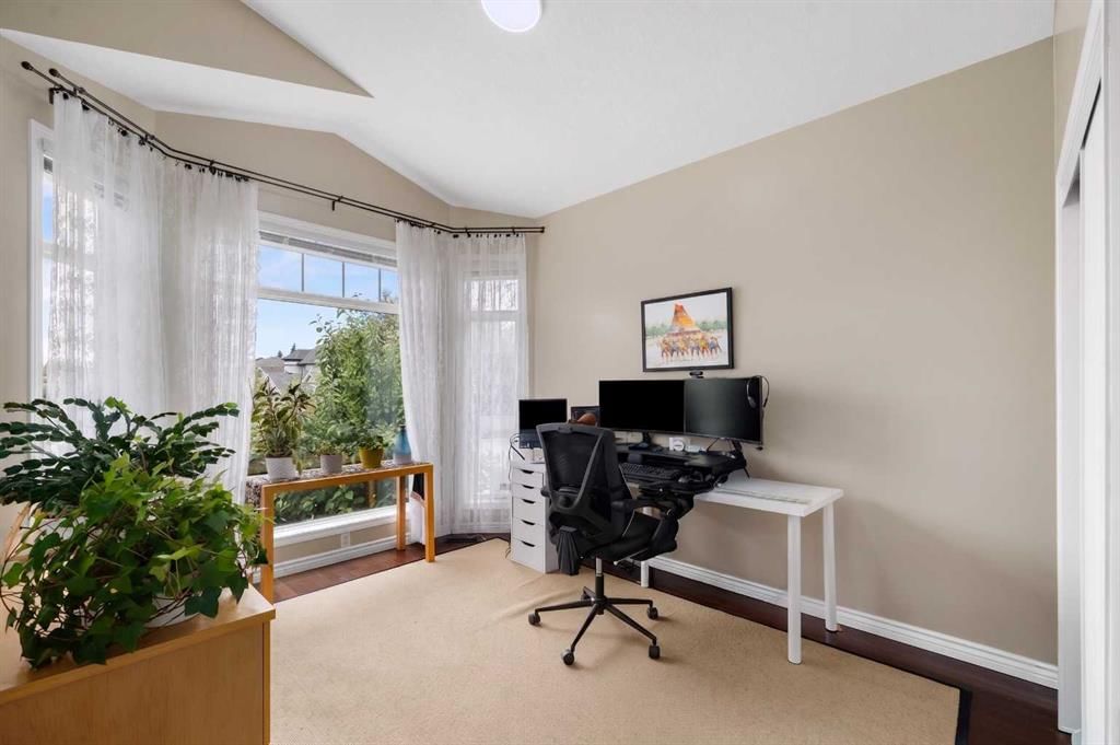 35 Chaparral Circle SE, Calgary — photo 3 of 50