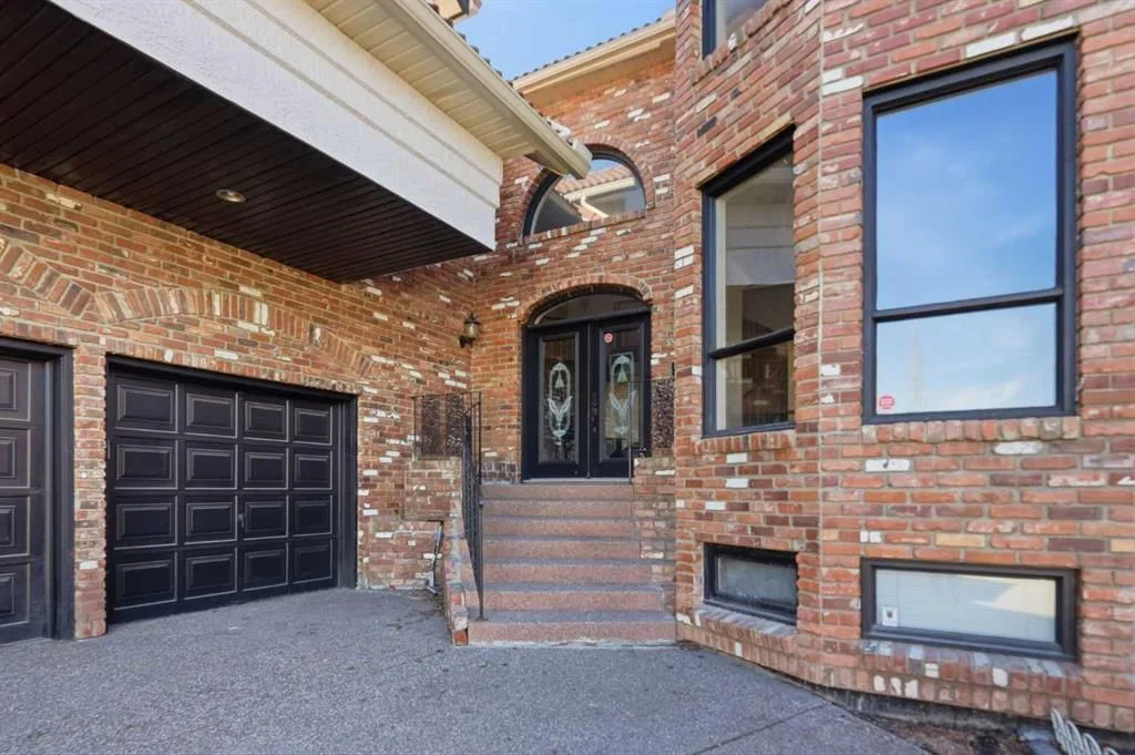 91 Patterson Crescent SW, Calgary — photo 2 of 50