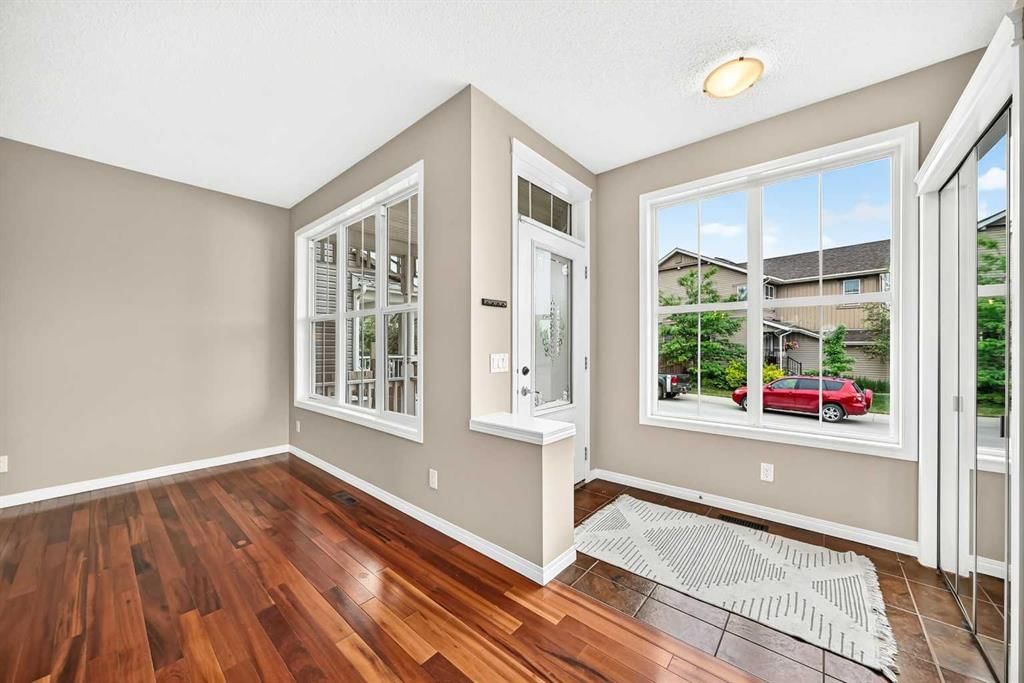91 Autumn View SE, Calgary — photo 5 of 40