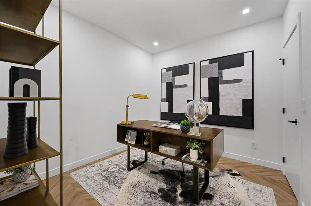 114, 8505 Broadcast Avenue SW, Calgary — photo 3 of 34