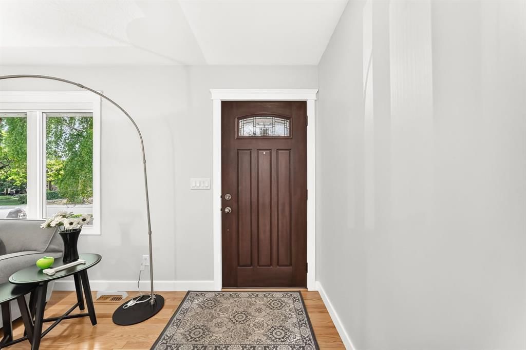 1208 Mackid Road NE, Calgary — photo 3 of 39