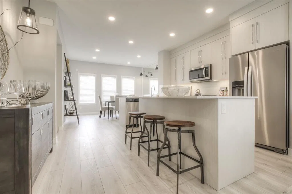 134 Rangeview Path SE, Calgary — photo 3 of 12