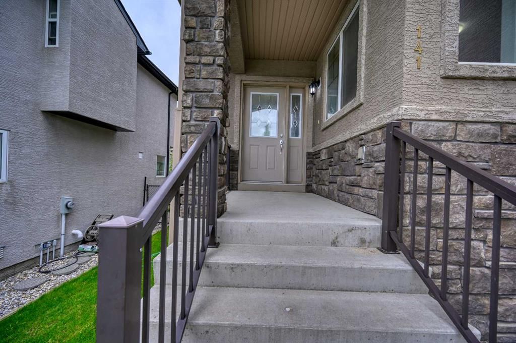 141 Royal Ridge Mount NW, Calgary — photo 4 of 44
