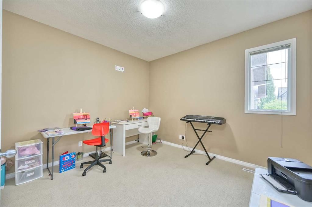 141 Royal Ridge Mount NW, Calgary — photo 5 of 44