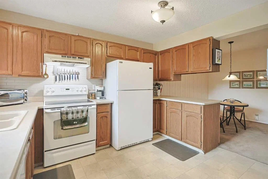 121, 1190 Ranchview Road NW, Calgary — photo 3 of 33