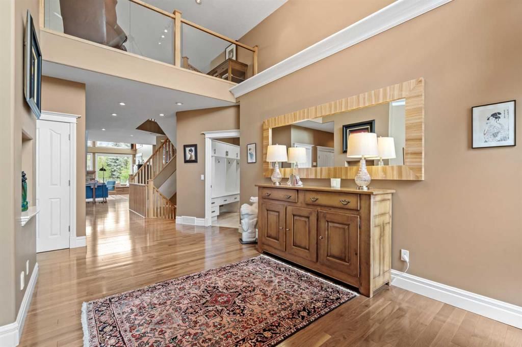 13 Discovery Rise SW, Calgary — photo 4 of 50