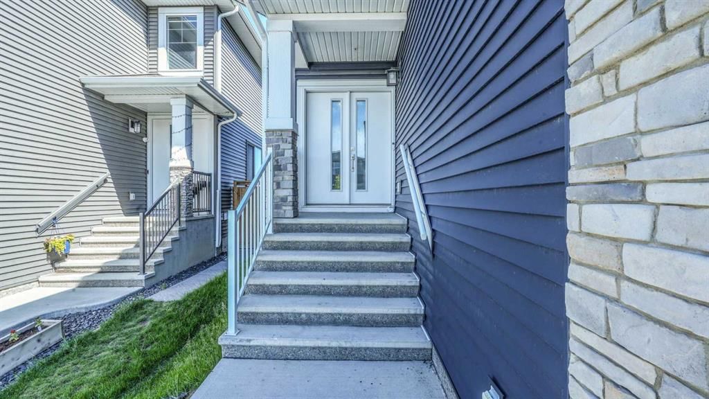889 Corner Meadows Way NE, Calgary — photo 2 of 49