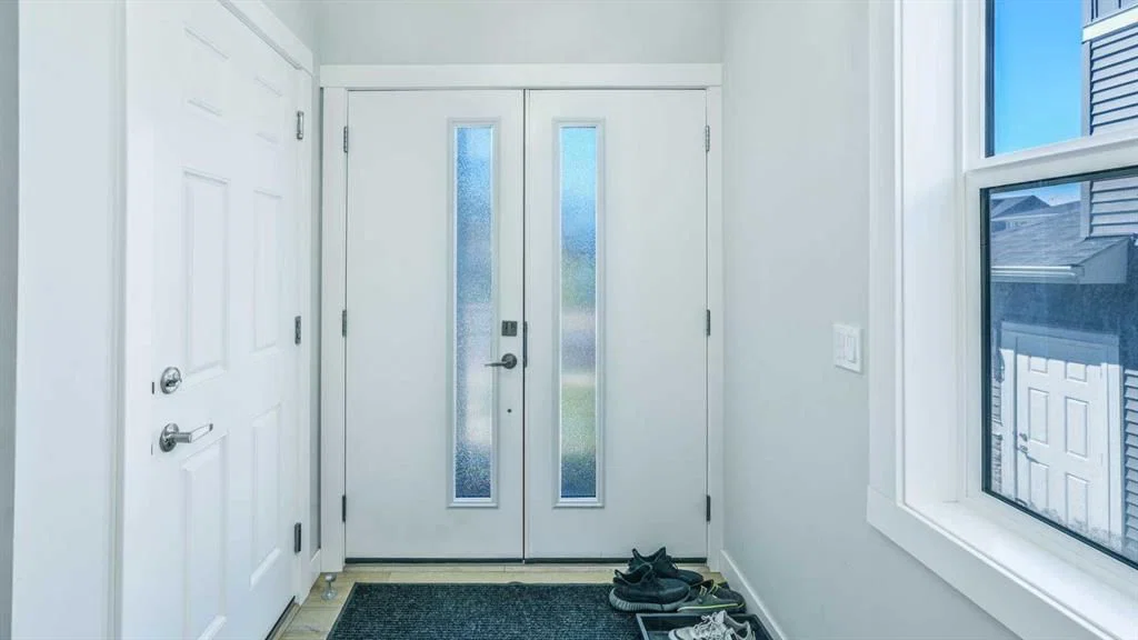 889 Corner Meadows Way NE, Calgary — photo 3 of 49