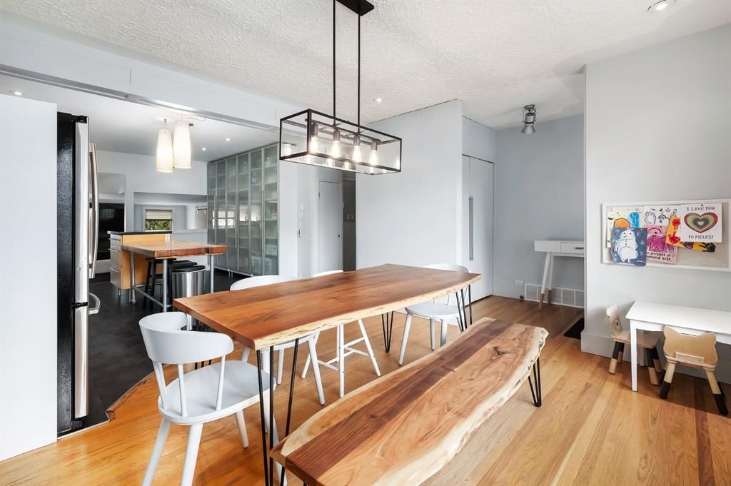 2811 25 Street SW, Calgary — photo 5 of 43