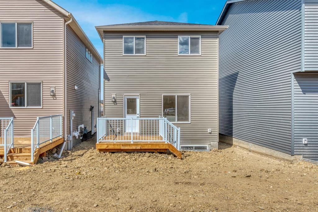 296 Marmot Grove NW, Calgary — photo 4 of 35