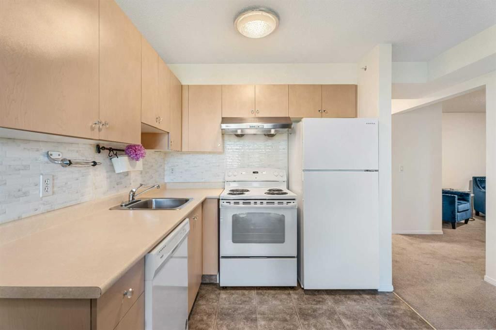 3421, 1620 70 Street SE, Calgary — main listing photo