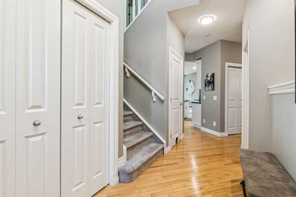 58 Cougar Plateau Way SW, Calgary — photo 4 of 31