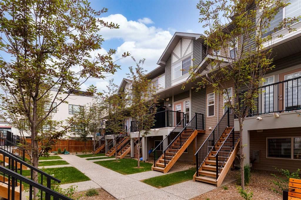 930 Sage Hill Grove NW, Calgary — main listing photo