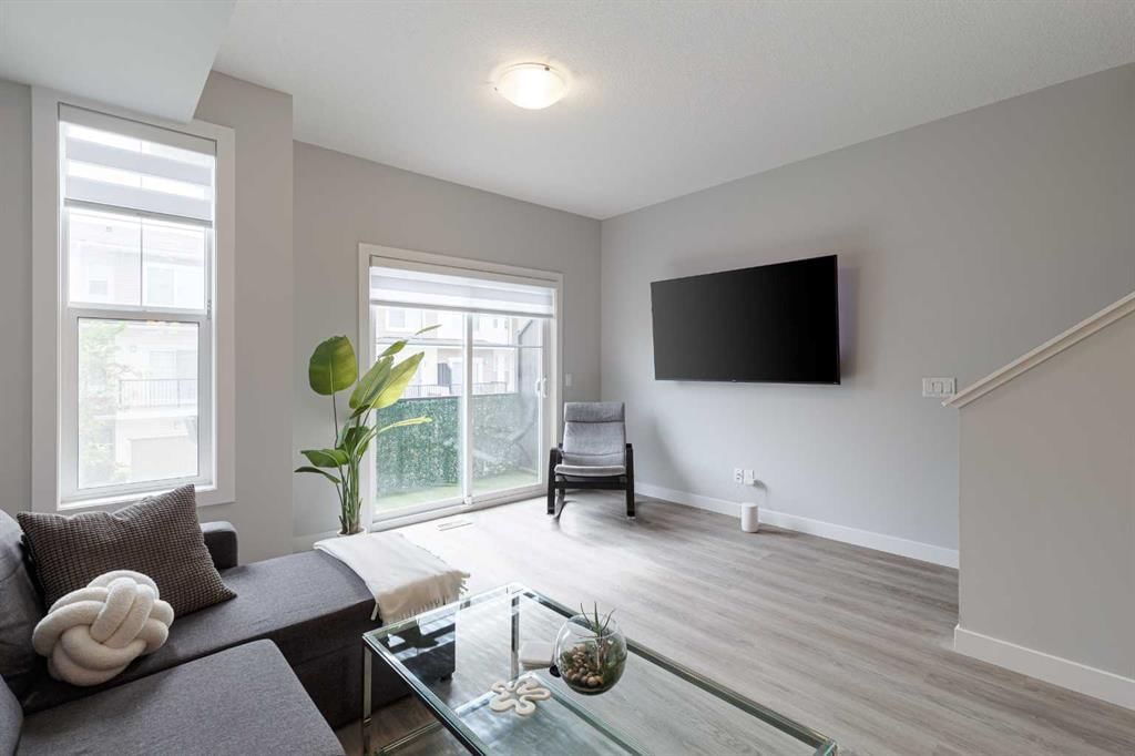 930 Sage Hill Grove NW, Calgary — photo 4 of 36