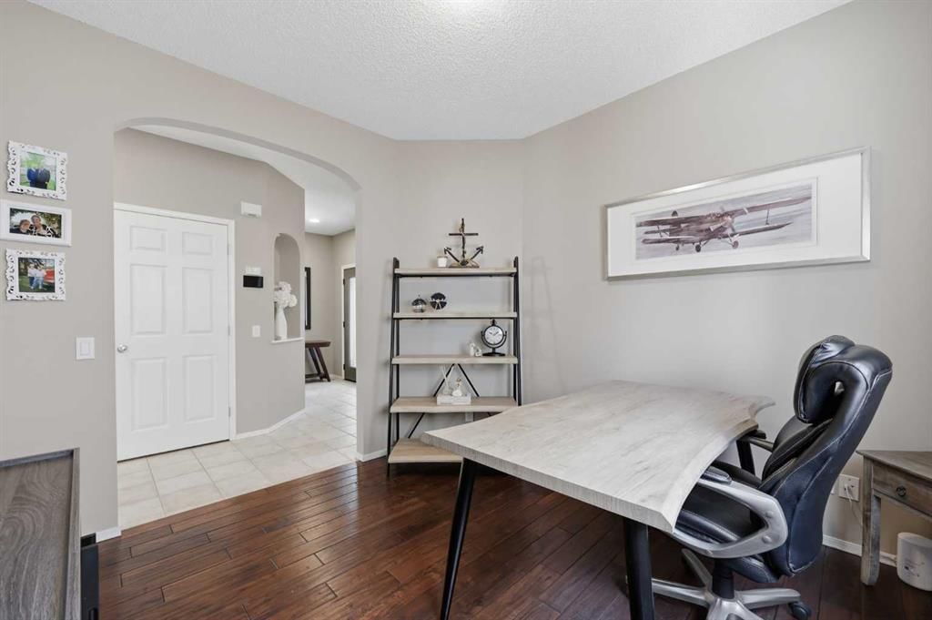 192 Cranfield Park SE, Calgary — photo 5 of 38
