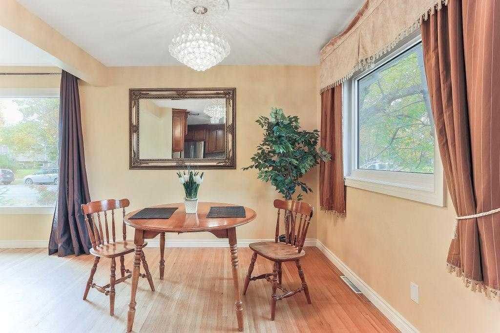 4604 Brisebois Drive NW, Calgary — photo 2 of 27