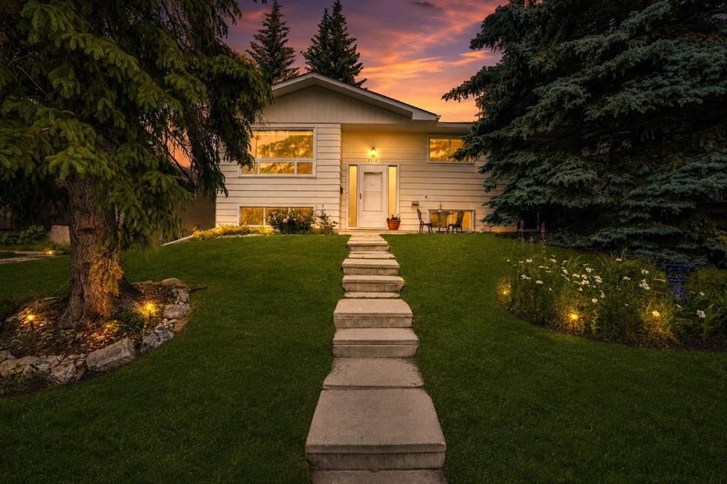 5212 Valiant Drive NW, Calgary — photo 2 of 50