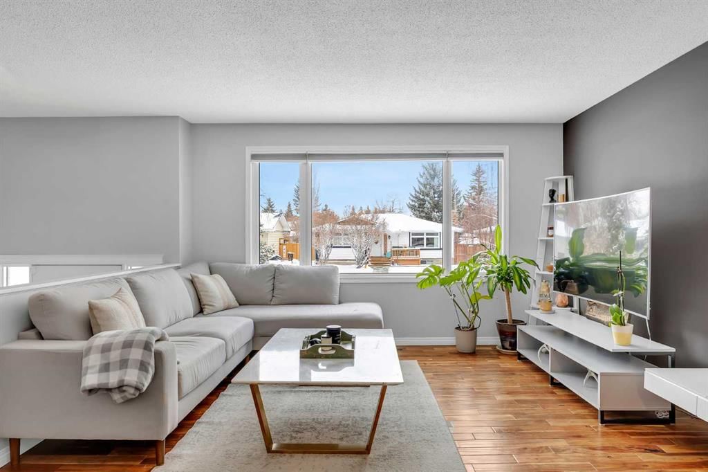 12212 Canfield Road SW, Calgary — photo 5 of 47