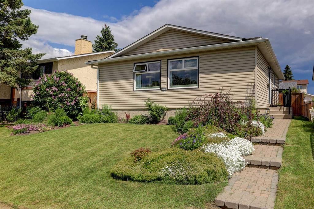 148 Rundlecairn Rise NE, Calgary — main listing photo