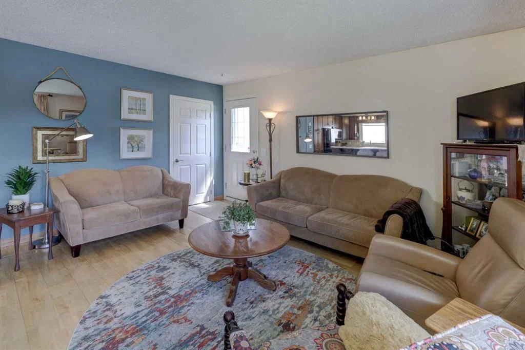 148 Rundlecairn Rise NE, Calgary — photo 3 of 32