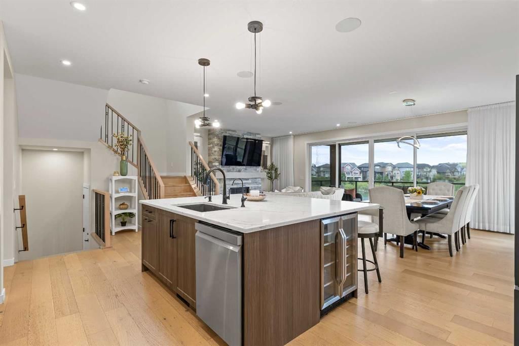 1104 Cranbrook Gardens SE, Calgary — photo 4 of 40