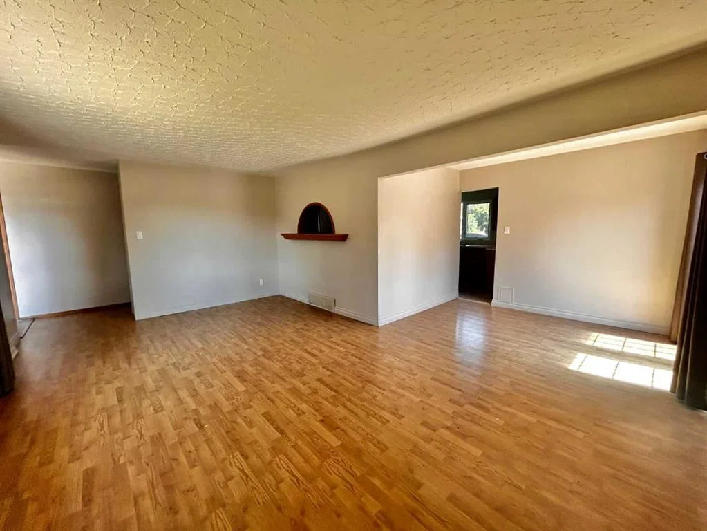 4406 FORDHAM Crescent SE, Calgary — photo 2 of 31