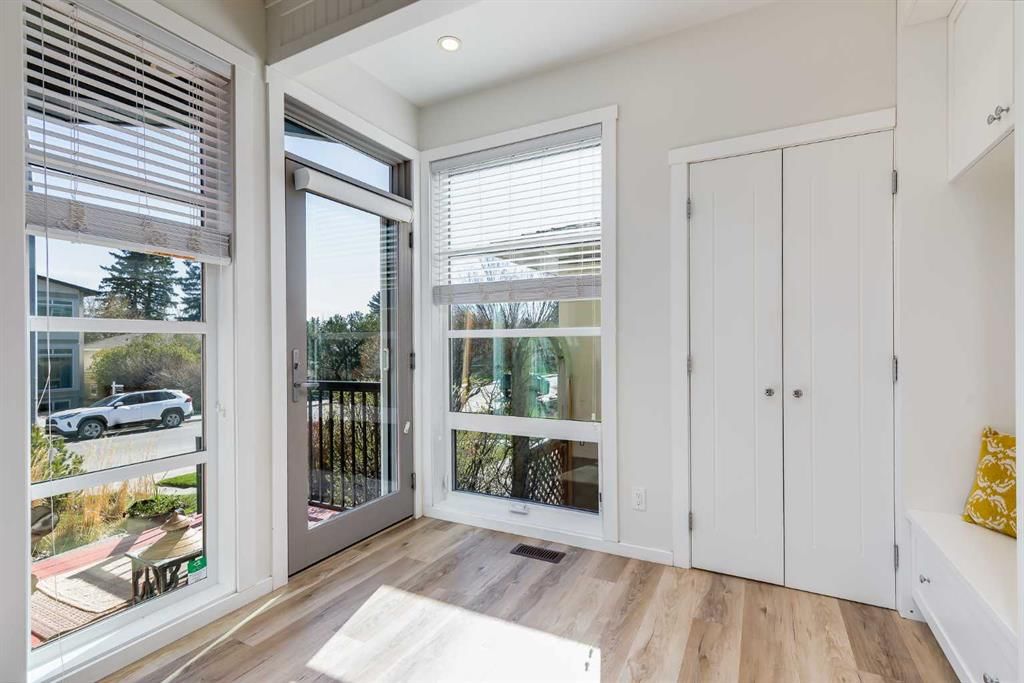 2729 Cochrane Road NW, Calgary — photo 3 of 50