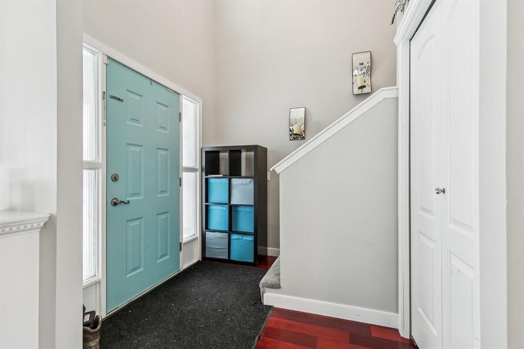 107 Sunbank Way SE, Calgary — photo 2 of 26